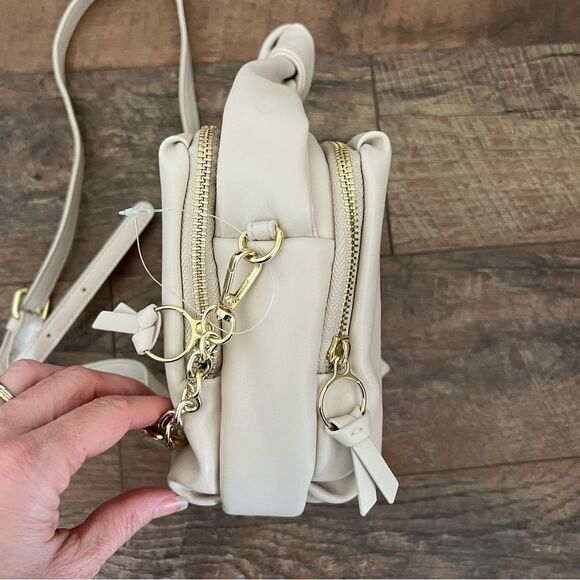 NWT🏷 Cream bag w/gold accents, short & long handles 2 compartments, CHIC! - Picture 11 of 14